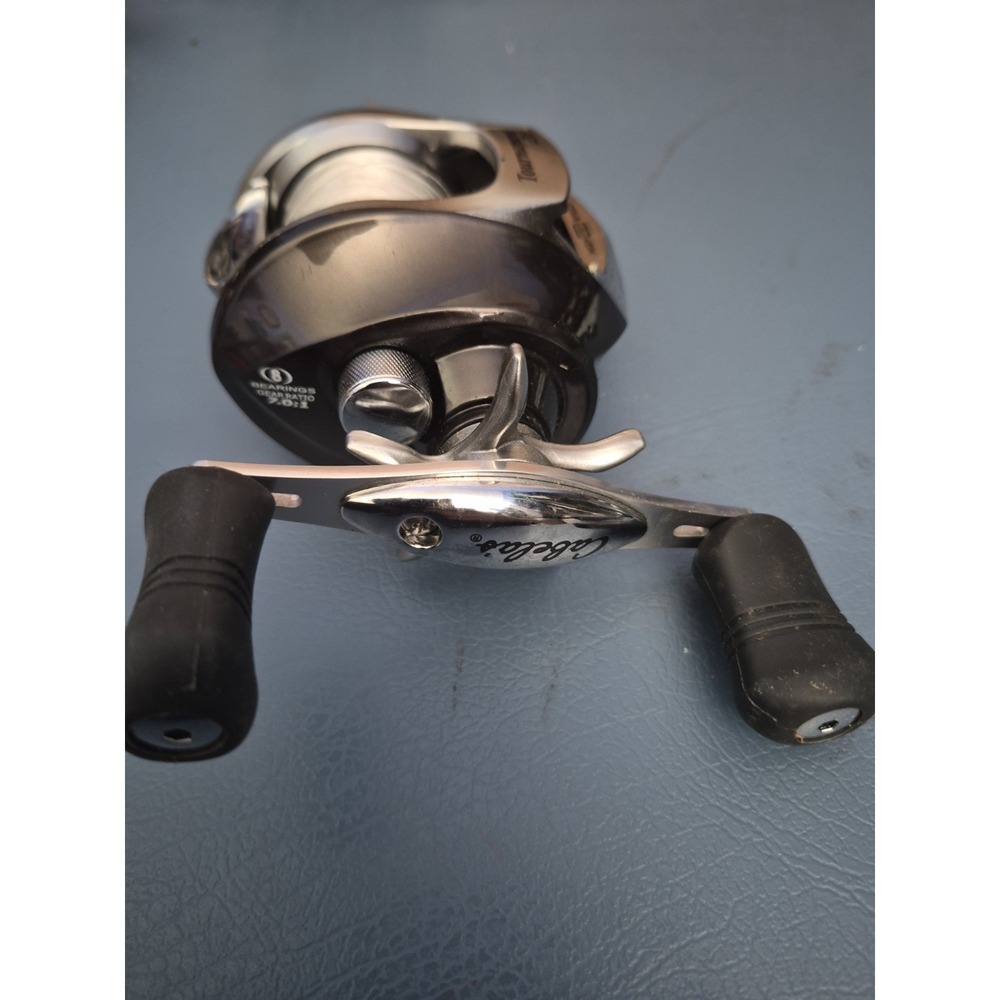 Cabela's Tournament ZX Casting Reel 8 ball Bearing 7:1 Ratio Soft Grip‎ Handles